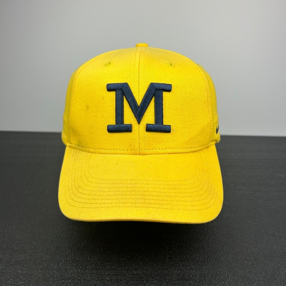Vintage Nike Michigan Wolverines Hat Cap Fitted‎ One Size Yellow Adult